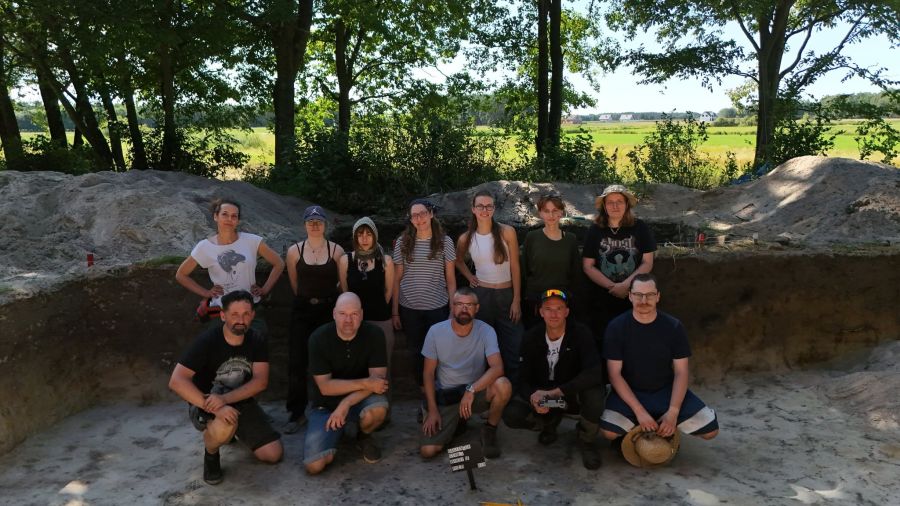 Archeolodzy tegorocznego sezonu wykopaliskowego pod Chorzelami